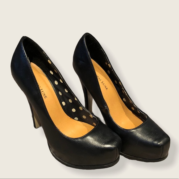 🛍 5 for $30 🛍 Black Platform Pumps - Picture 3 of 3